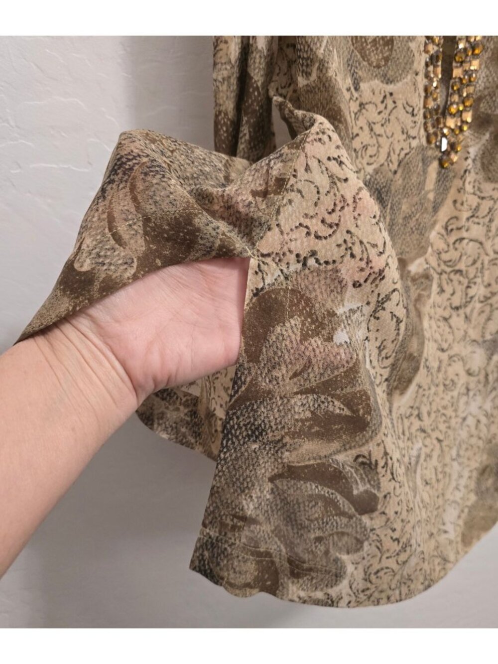 Chicos Size 0 Gold Glam Tunic Beaded Neckline Floral Long Sleeve 100% Silk - Picture 6 of 12
